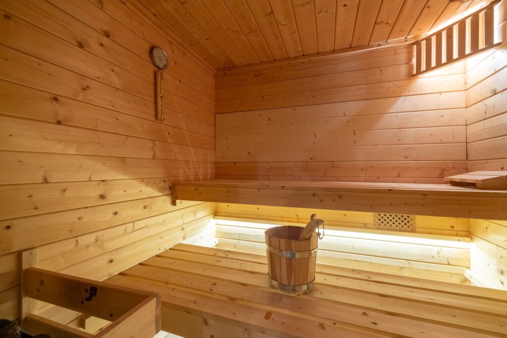 Beleuchtete Sauna in Ferienwohnung auf Sylt