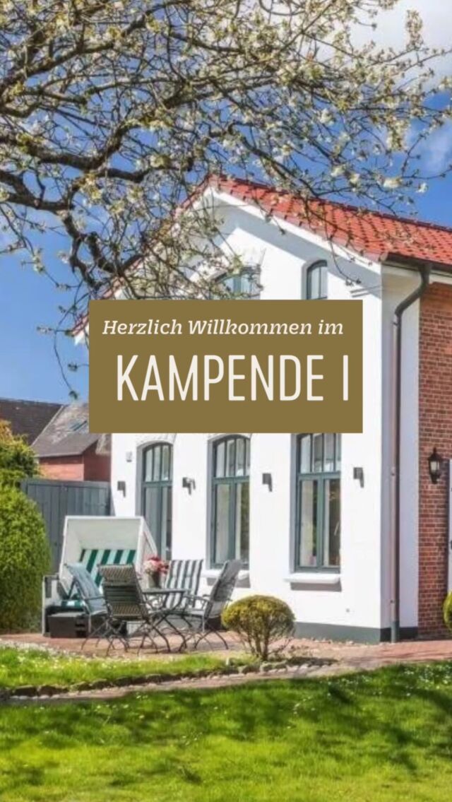 ❤️-lich Willkommen im Ferienhaus „Kampende I“. 
Hier trifft friesische Tradition auf charmanten Luxus. 

✨ 6 Personen
🐶 Haustiere willkommen 
🌳 Terrasse
🧖🏼‍♀️ Sauna 
💕 Zentral

Dieses Jar noch verfügbar 😍

#traumhaus #friesenhaus #ferienhaus #reetdach #urlaubaufsylt #traumurlaub #urlaubammeer #urlaubmitderfamilie #ferienaufsylt #sylt #syltdieinsel